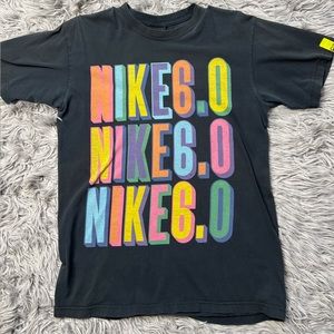 NIKE 6.0 Graphic Tee